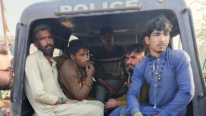 کراچی میں کچرا پھیلانے کے الزام میں پانچ افراد گرفتار