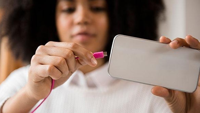 اب موبائل اور الیکٹرانک ڈیوائسز کا ایک ہی چارجر ہوگا، قانون نافذ