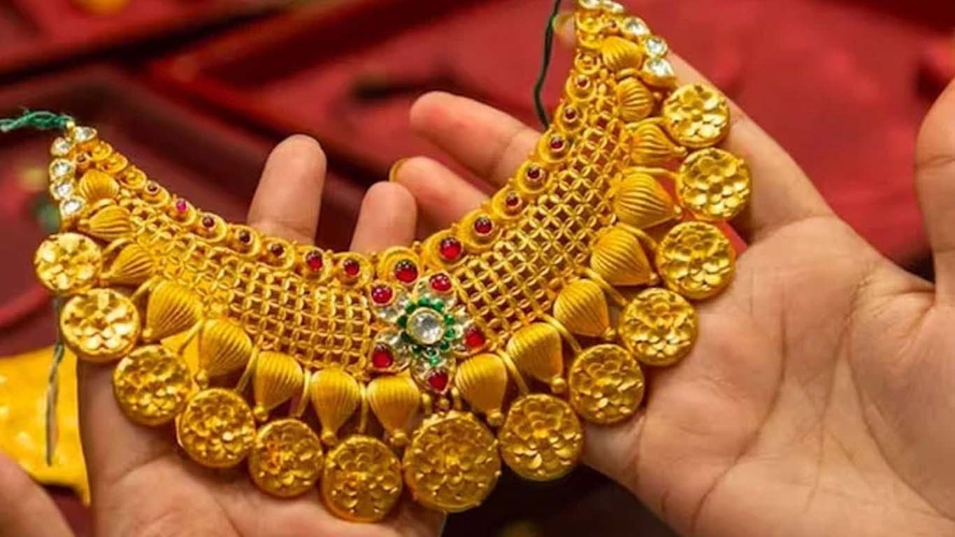 سونے کی فی تولہ قیمت میں آج بھی اضافہ