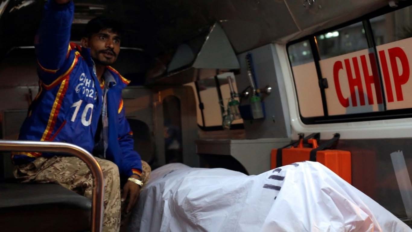 چوری کی کوشش مہنگی پڑ گئی، گھر کے روشن دان میں پھنس کر نشئی ہلاک