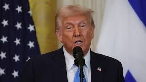 نیتن یاہو کے وارنٹ جاری کرنے پر ٹرمپ نے عالمی عدالت پر پابندی لگادی