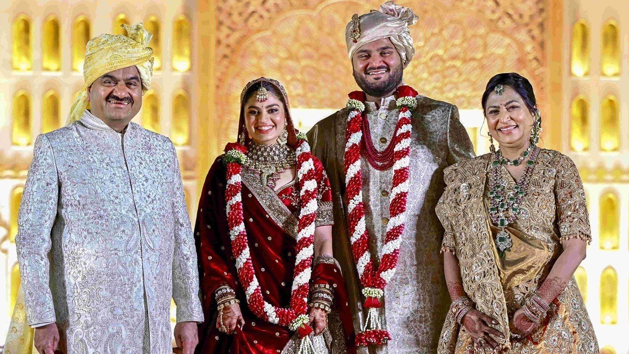 بھارت کے ارب پتی تاجر نے بیٹے کی سادگی سے شادی کر کے خطیر رقم عطیہ کردی