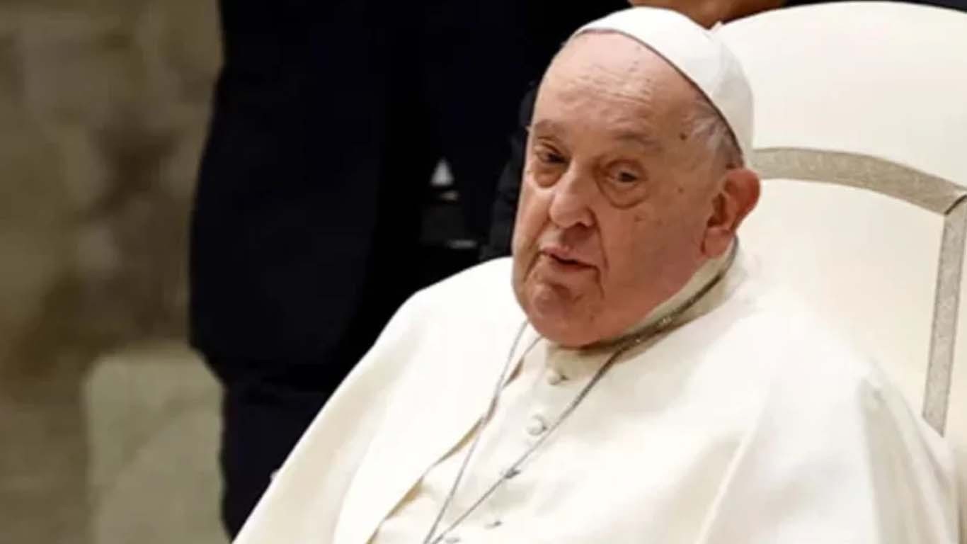 پوپ فرانسس کی طبیعت ناساز، اسپتال منتقل