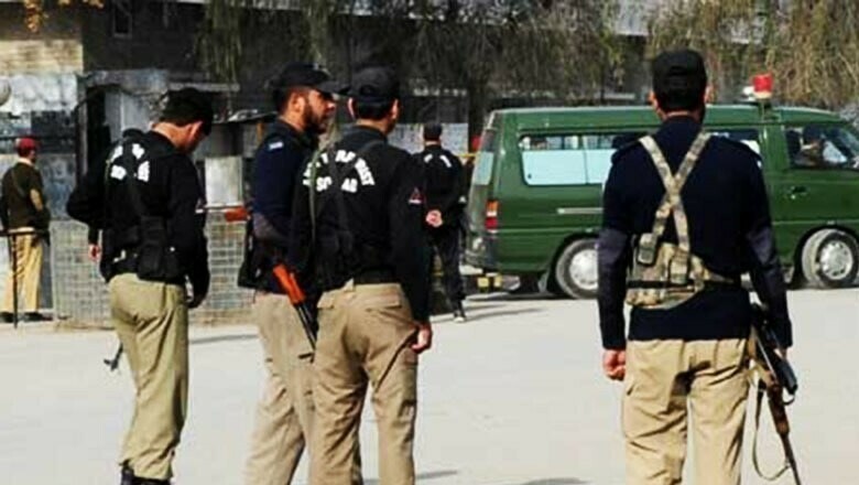 مسجد میں نماز ادائیگی کے بعد گھر جانے والا پولیس افسر حملے میں شہید