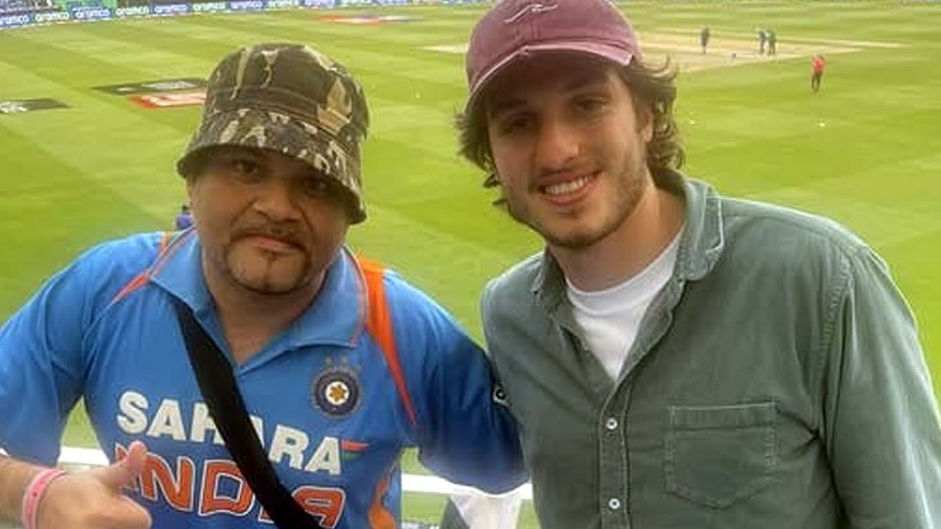 عمران خان کے بیٹے قاسم کی پاک بھارت میچ میں انٹری ، تصویر وائرل