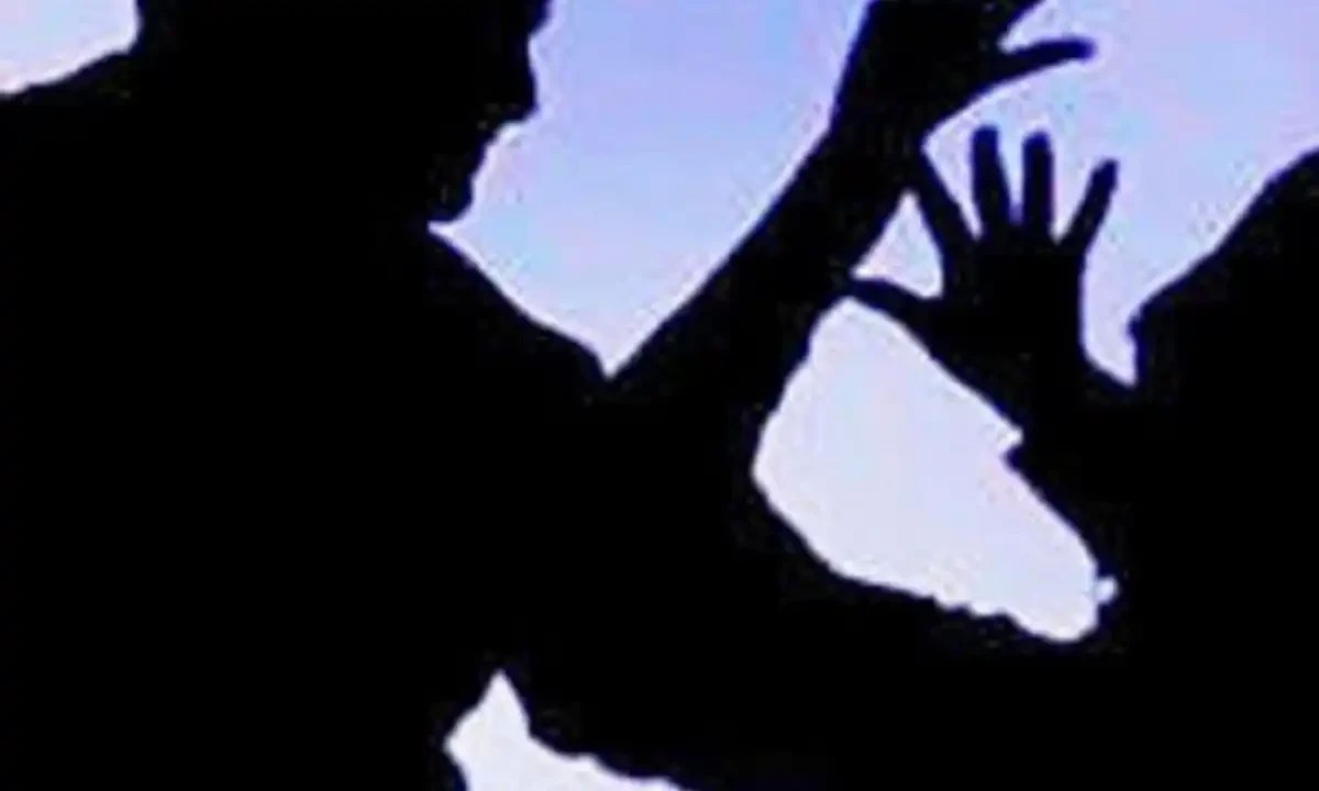 بیرون ملک میں نوکری ک جھانسہ دے کر 22 سالہ لڑکی سے اجتماعی زیادتی