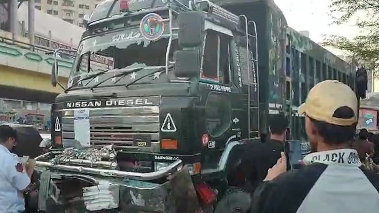 کراچی میں ٹریفک حادثات، 2 کمسن بہن بھائی سمیت مزید 5 افراد جاں بحق