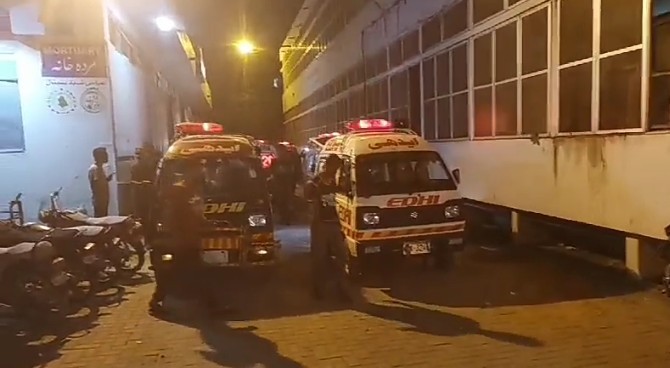 کراچی، مکان کی چھت گرنے سے پانچ سگی بہنوں، کمسن بچیوں سمیت 6 خواتین جاں بحق