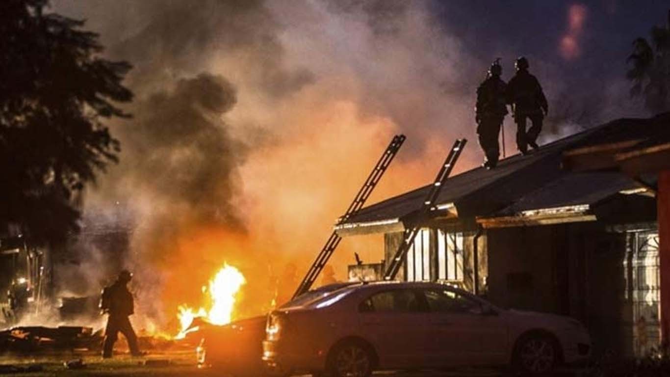 امریکا میں ایک اور طیارہ گر کر تباہ