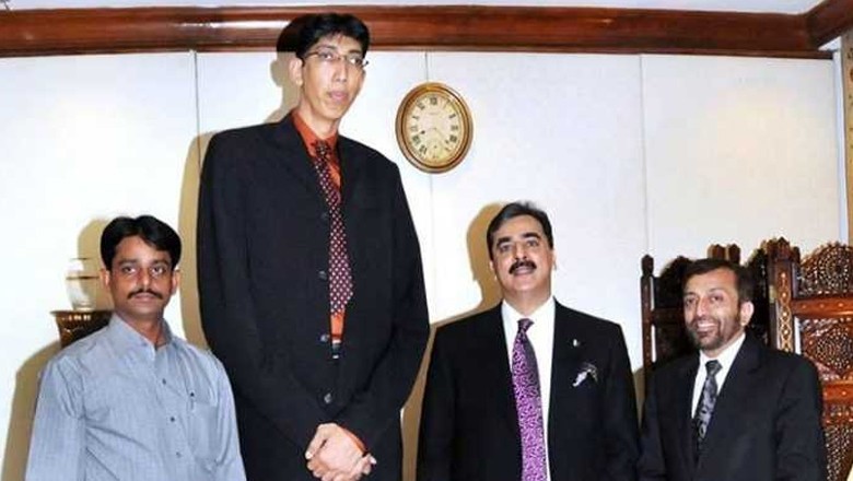 طویل القامت پاکستانی نصیر سومرو انتقال کرگئے