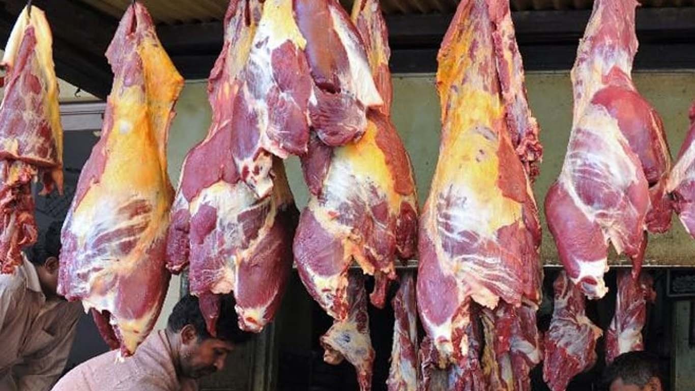 عوام کیلئے خوشخبری، 1400 روپے کلو والا بچھیا کا گوشت 700 روپے میں دستیاب