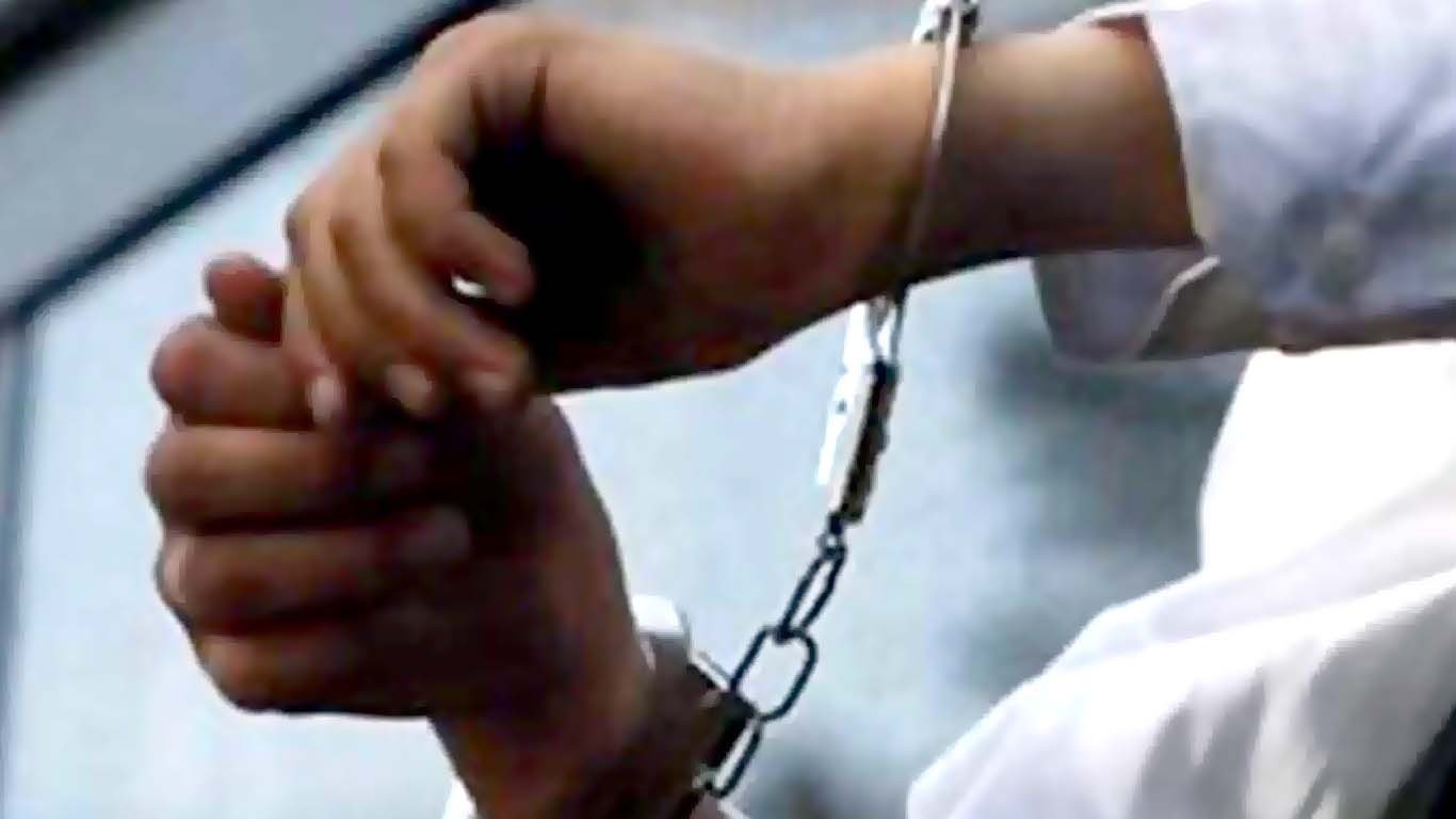 بینک کی کیش وین لوٹنے والے ملزمان گرفتار، رقم برآمد