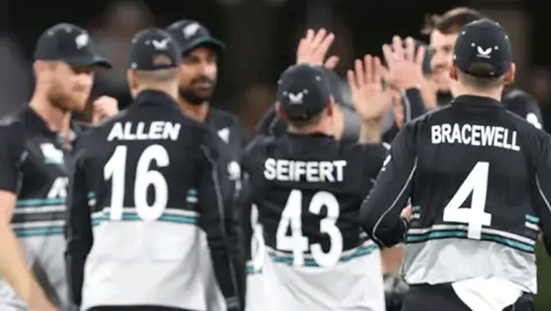 پاکستان کے خلاف نیوزی لینڈ کی طرف سے ون ڈے سیریز کھیلنے والے پاکستانی کھلاڑی کون ہیں؟