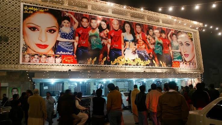 پنجاب آرٹس کونسل کا عید پر تھیٹرز میں فحاشی اور عریانی روکنے کیلیے سخت فیصلہ