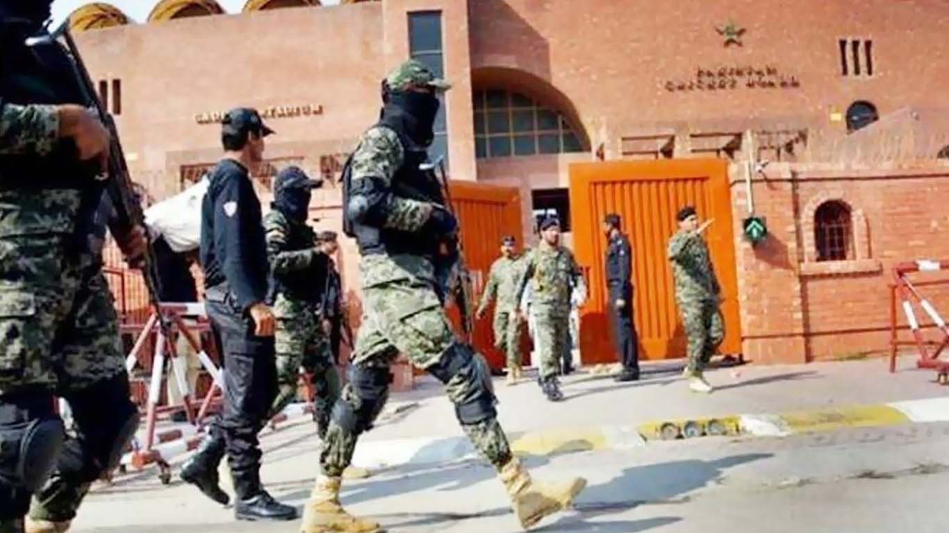 پی ایس ایل 10، میچز کی سیکیورٹی کے لیے فوج اور رینجرز کے دستے طلب