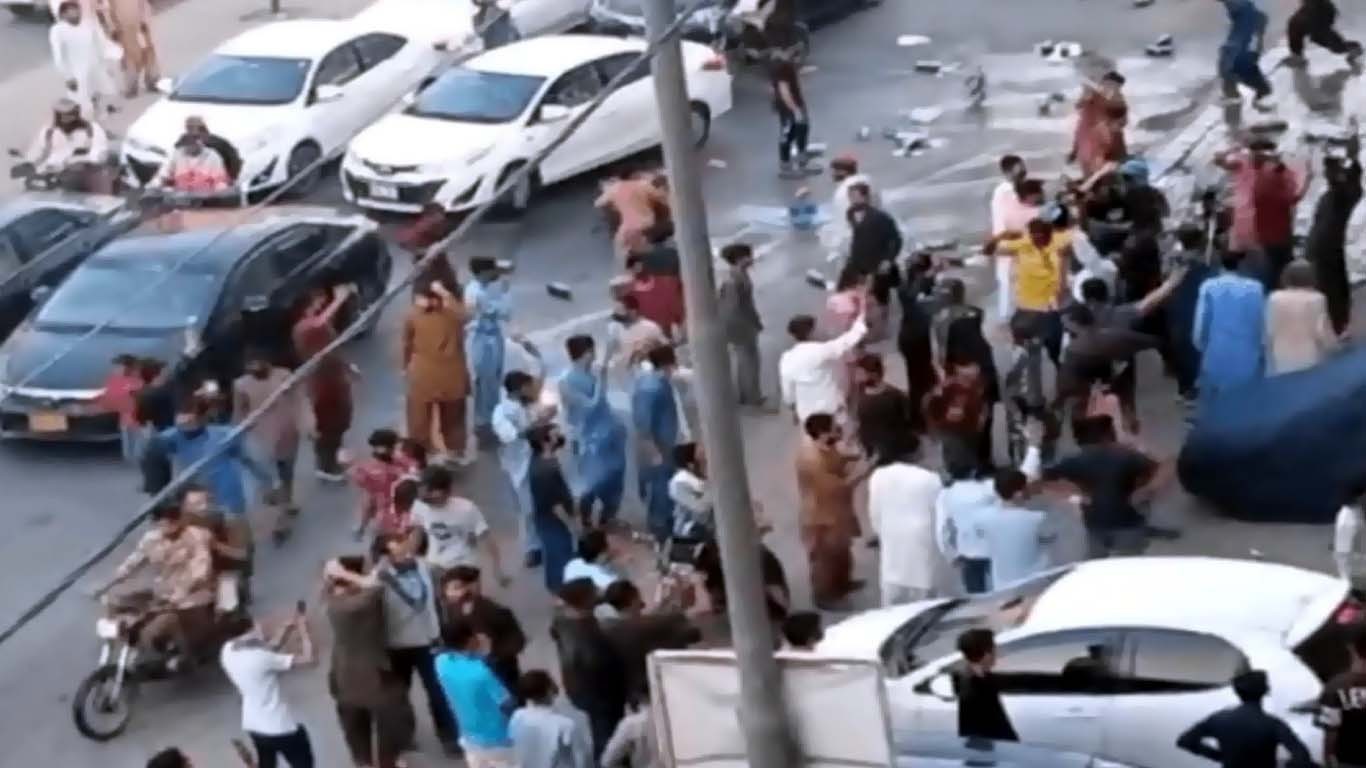 کراچی میں نجی ریسٹورنٹ پر حملے کی کوشش ناکام، 10 افراد گرفتار