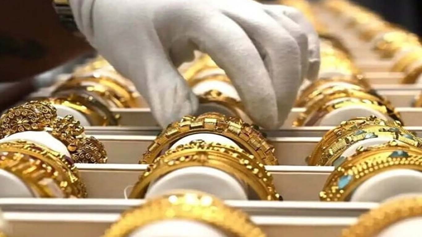 ملک میں سونے کی فی تولہ قیمت کم ہوگئی