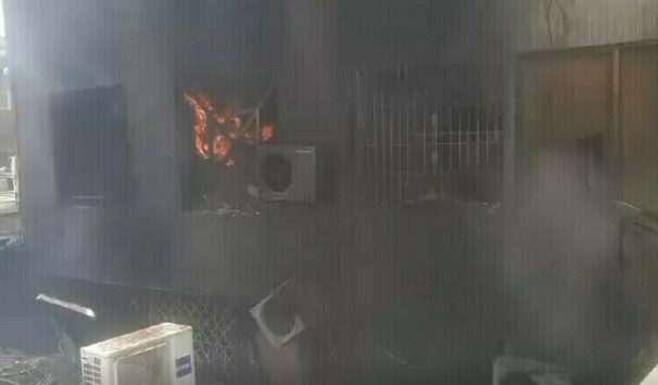 بلوچستان میں مسلح افراد کا دھاوا، سرکاری عمارتیں نذر آتش