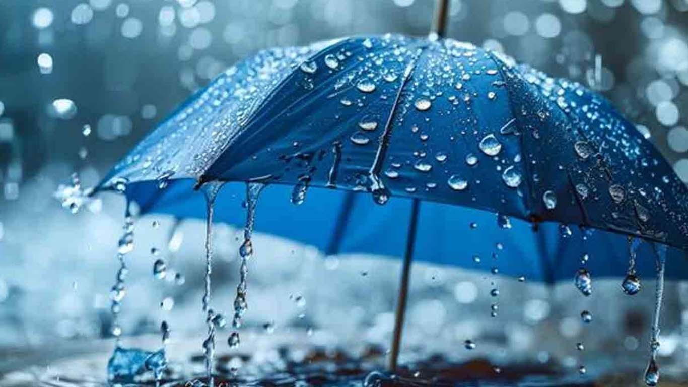 کراچی میں بادل برسنے کو تیار