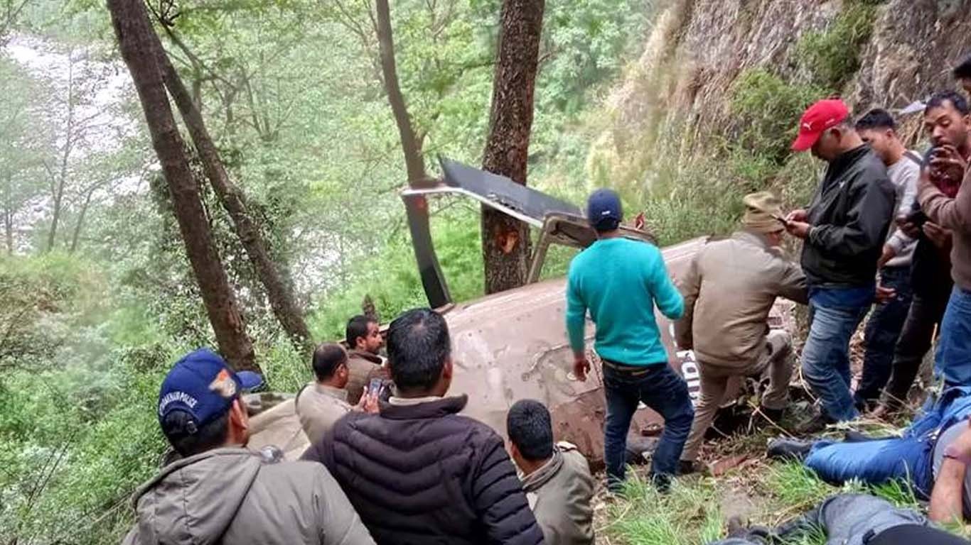 بھارتی ریاست اترا کھنڈ میں ہیلی کاپٹر گر کر تباہ، 6 افراد ہلاک