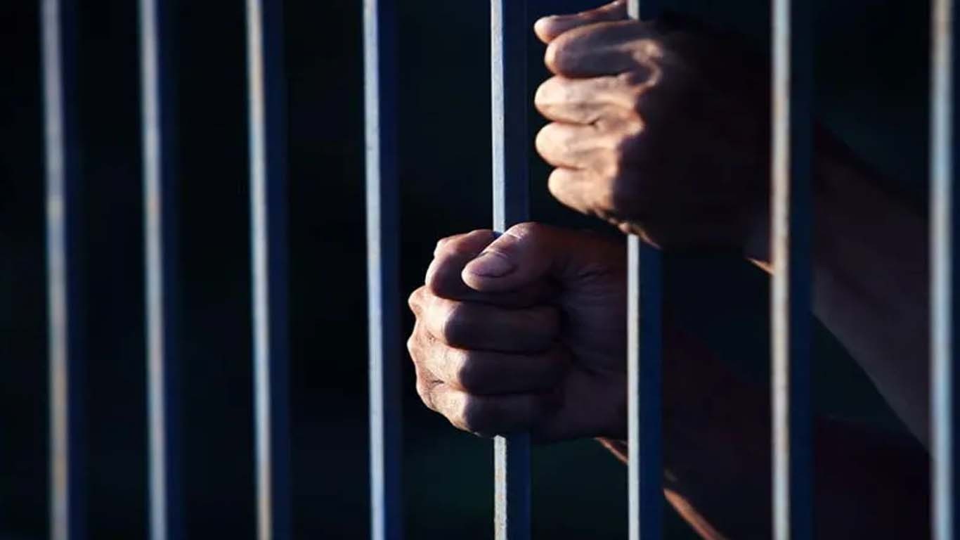 باپ کی لاش بوری میں ڈال کر لے جانے والے بیٹے گرفتار