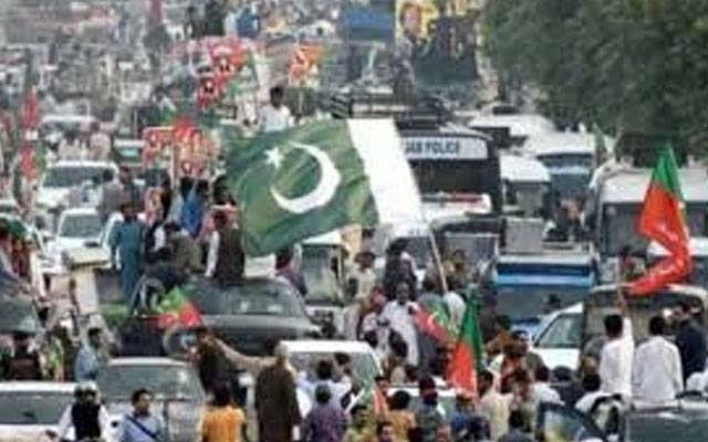 مودی کا پتلا جلانے پرپی ٹی آئی اراکین اسمبلی اور کارکنوں پر مقدمہ درج