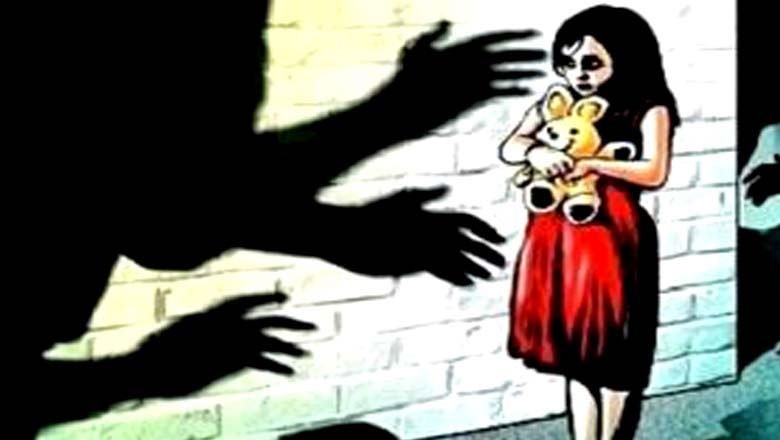 کمسن بچوں کے ساتھ نازیبا حرکات کرنے والا درندہ گرفتار، درجنوں ویڈیوز برآمد