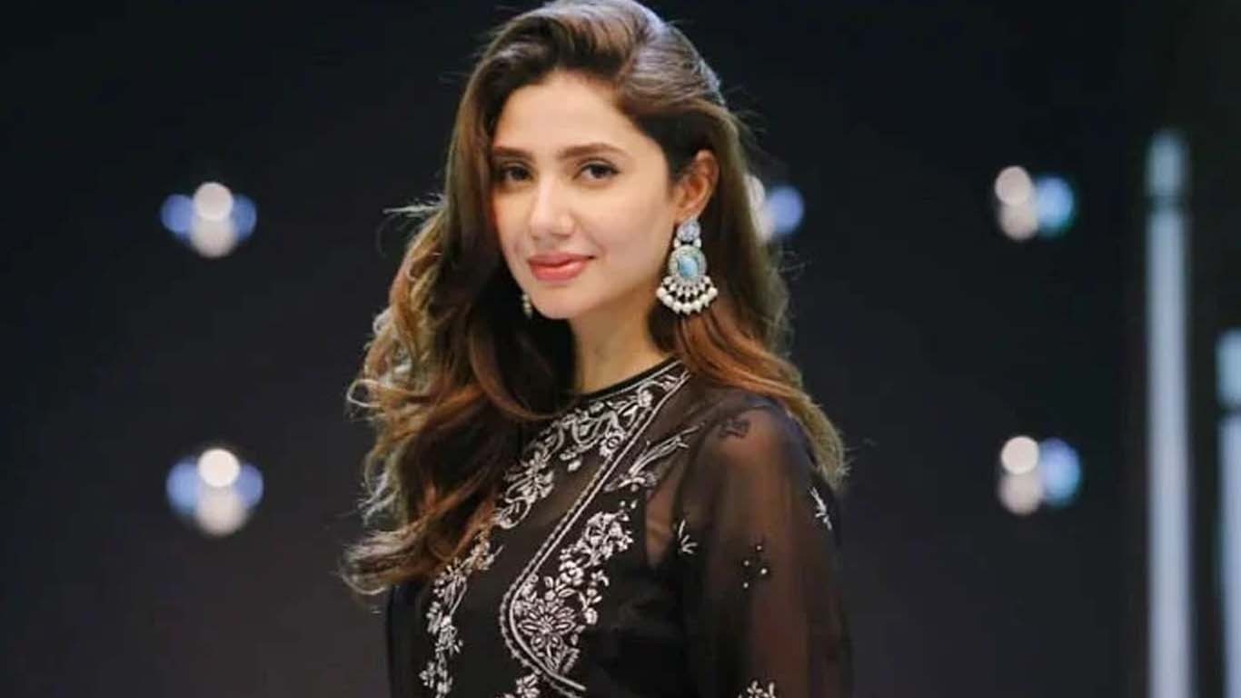 بھارت میں فلم کے پوسٹرز سے ہٹانے پر ماہرہ خان کا ردعمل سامنے آگیا