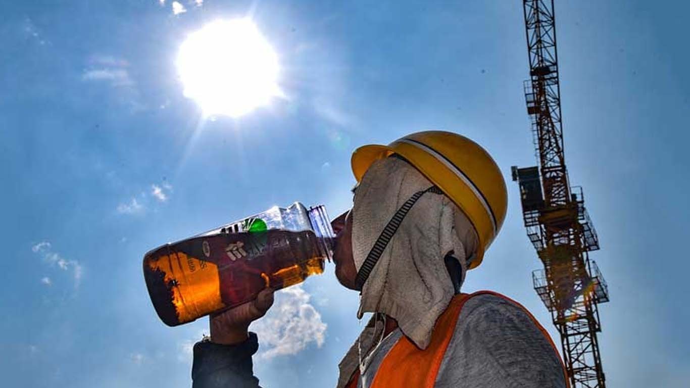 یواے ای میں گرمی کا قہر، درجہ حرارت 51.6 ڈگری سینٹی گریڈ تک پہنچ گیا