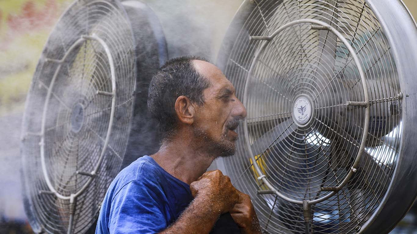 ماہر صحت نے گرمیوں میں رات کو پنکھا چلانے سے خبردار کردیا