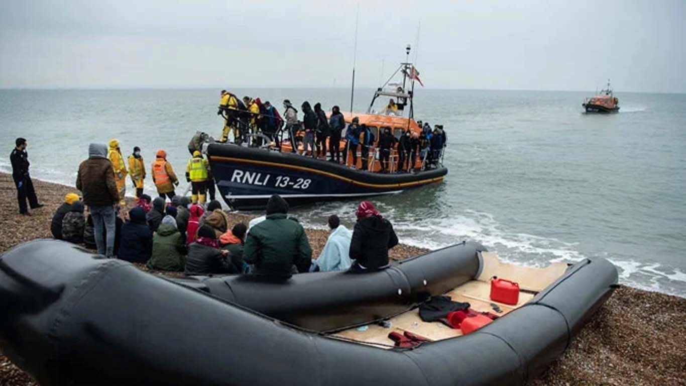 ایک ہی دن میں 1100 سے زائد مہاجرین برطانیہ پہنچ گئے