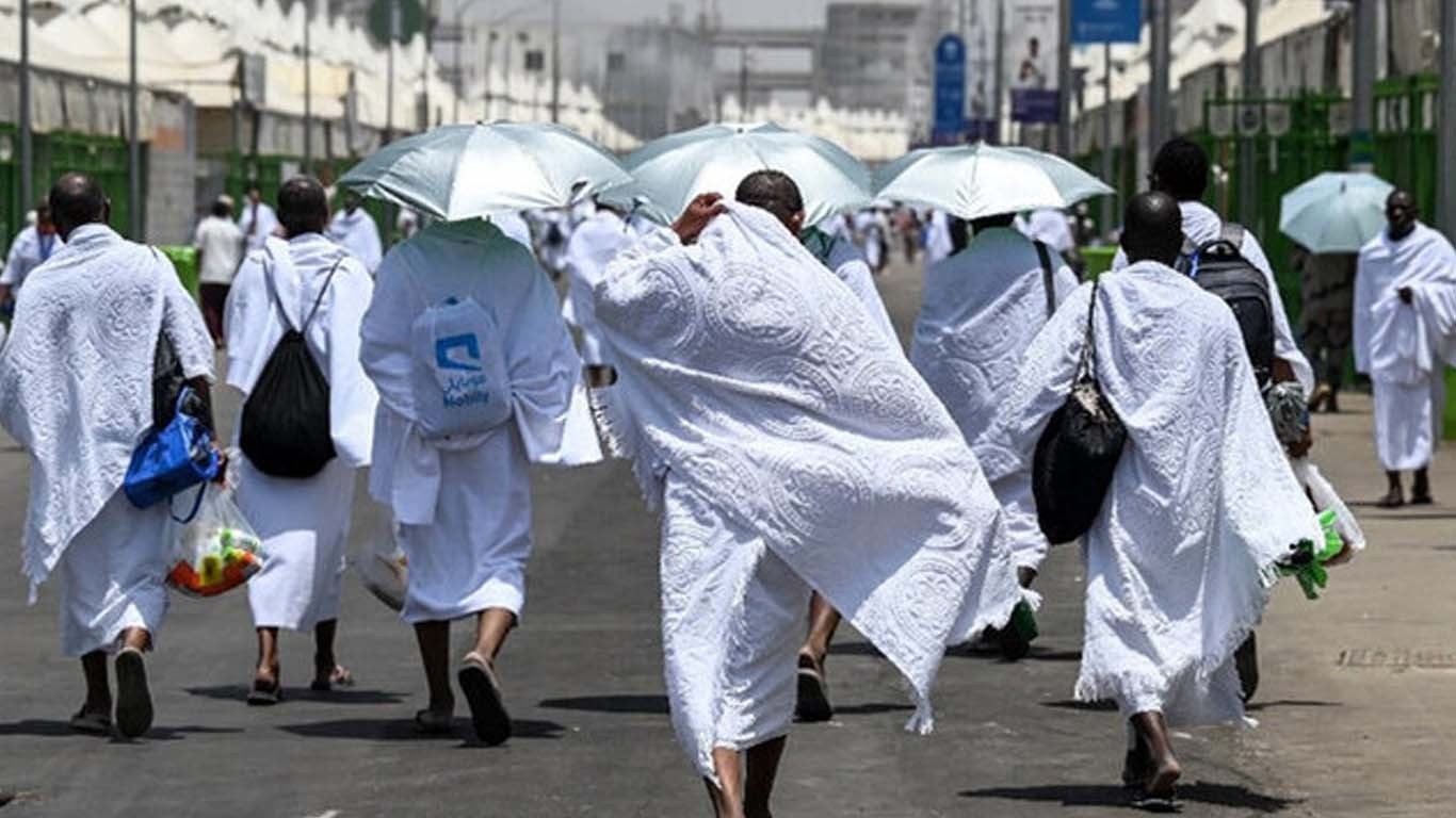 شدید گرمی، عازمین حج کو چھتری کے استعمال کی ہدایت