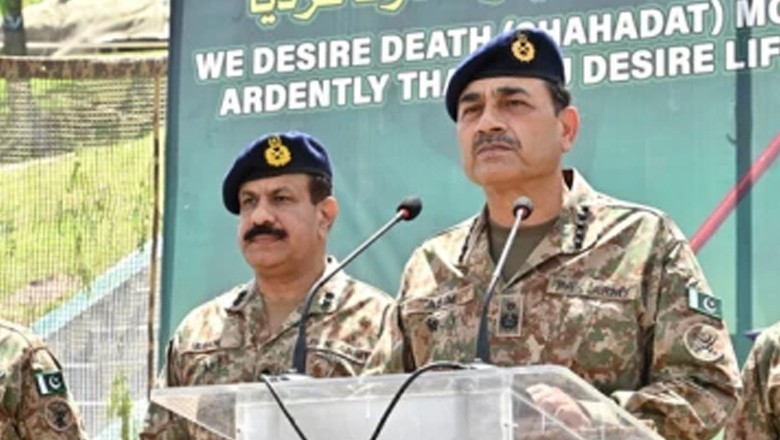 پاک فوج نے دلیری کے ساتھ مقابلہ کیا، فیلڈ مارشل کا اگلے مورچوں پر تعینات جوانوں سے خطاب