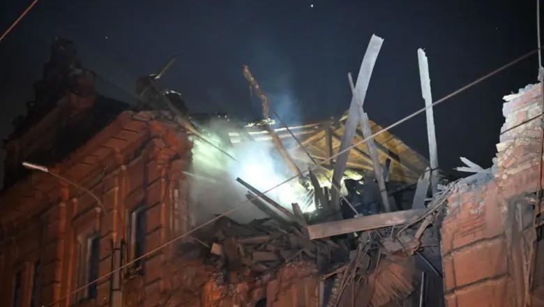 روس کا یوکرین پر ریکارڈ ڈرون حملہ: خارکیو میں تباہی، متعدد ہلاکتیں