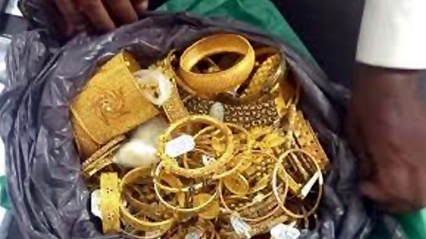 کراچی میں ڈاکوؤں نے بینک کا صفایا کردیا