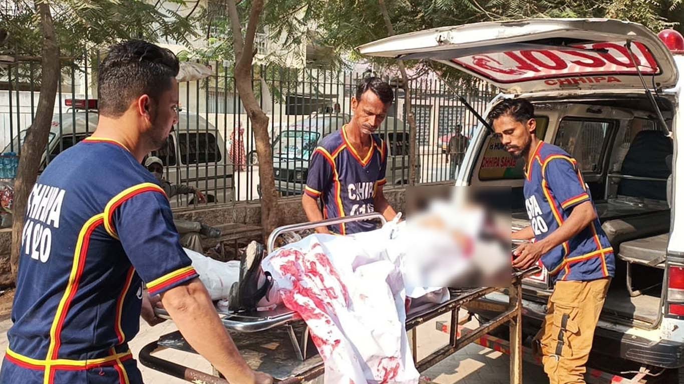 کراچی، سپر ہائی وے پر ایمبولینس کھائی میں گرنے سے مریض جاں بحق