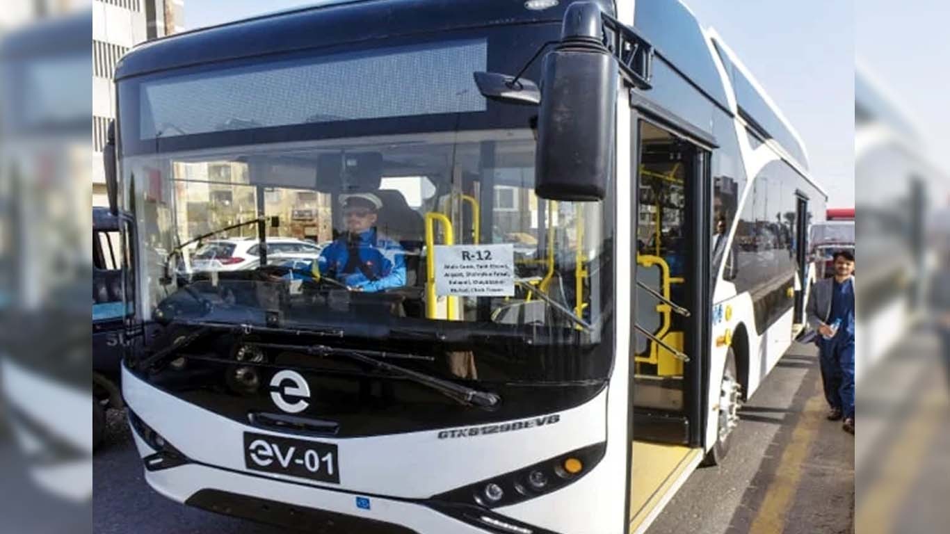 حکومت سندھ کا بڑی تعداد میں ای وی اور ہائبرڈ بسیں لانے کا فیصلہ