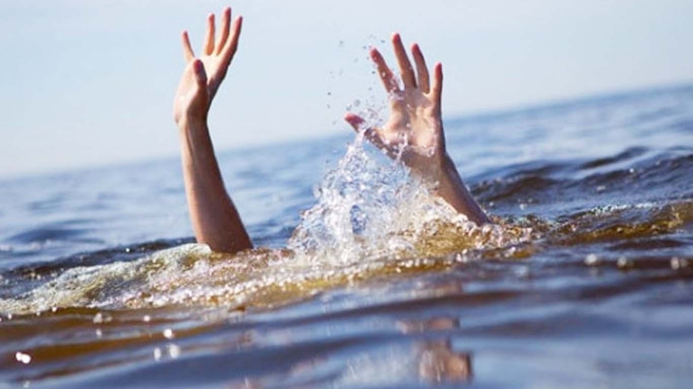 ہاکس بے کے قریب سمندر کی بے رحم موجوں نے نوجوان کی جان لے لی