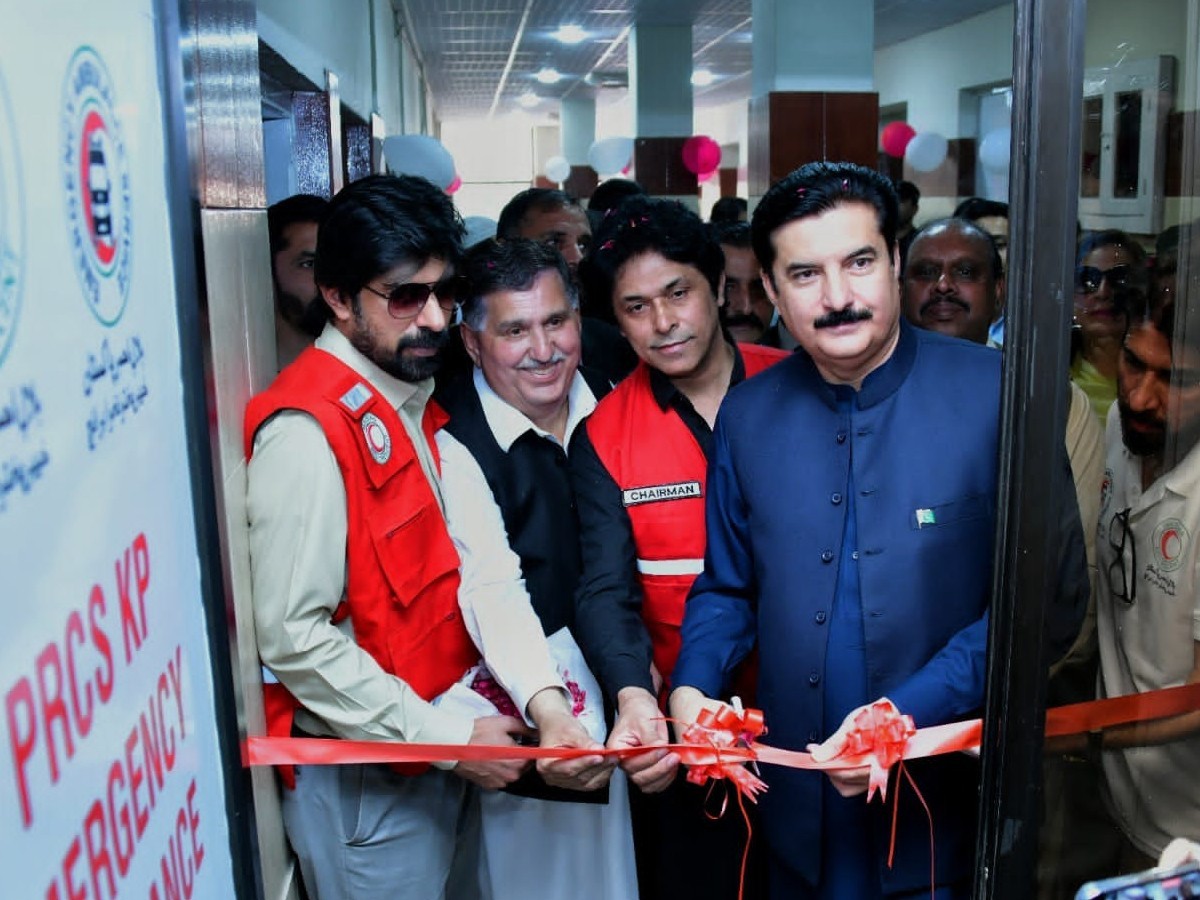 سانحہ سوات کے وقت ایئرایمبولینس وزرا اور ان کے گھروالوں کو فیسٹیول میں چھوڑ رہی تھی، گورنر