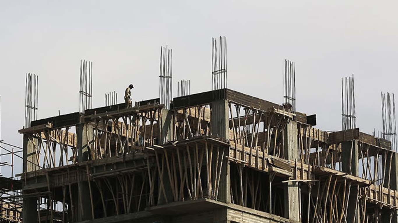 کراچی میں غیر قانونی زیر تعمیر عمارتوں کو فوری گرانے کا فیصلہ