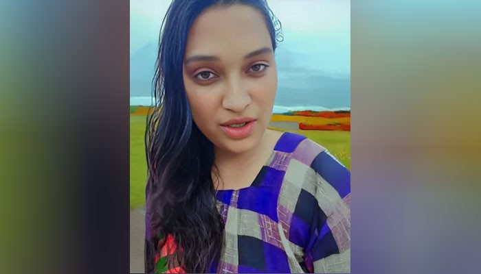 20 سال تک لڑکی بن کر رہنے والا لڑکا گرفتار