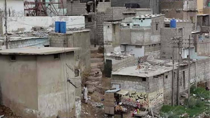 کراچی کی کچی آبادیوں کیخلاف کارروائی کا فیصلہ