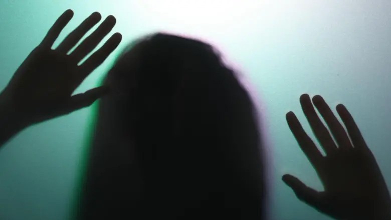 کراچی میں غیر فطری جنسی تشدد کا نشانہ بننے والی 19 سالہ دلہن انتقال کر گئی