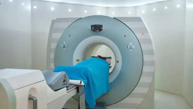 ایم آر آئی مشین میں مقناطیس کی وجہ سے ہلاکت کا حیران کن واقعہ، حفاظتی تدابیر کیا ہیں؟