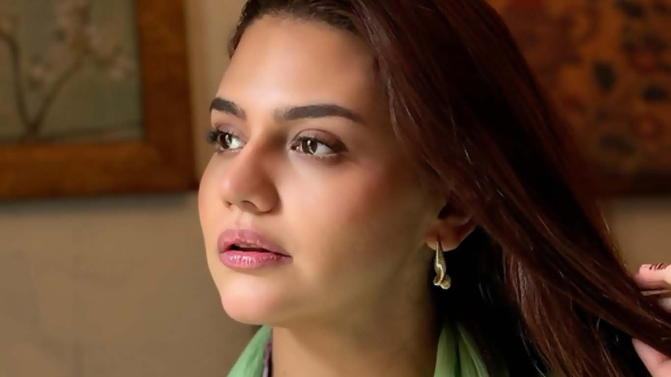 خاندانی رشتے ہی اصل سکون ہیں، زارا نور عباس