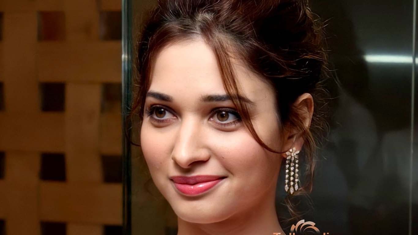 تمنا بھاٹیا نے کیل مہاسوں کا علاج کیسے کیا ؟ اہم انکشاف