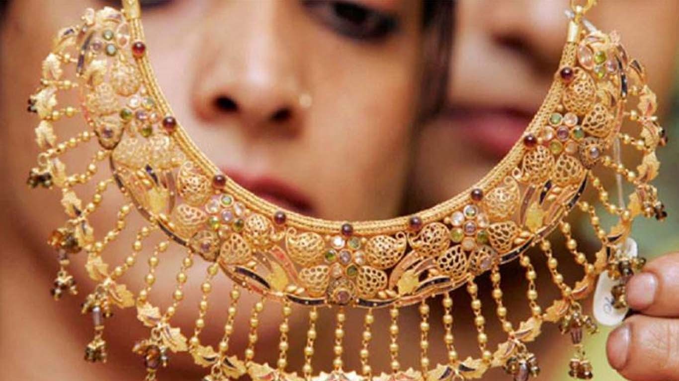ملک میں آج سونے کی فی تولہ قیمت کیا رہی ؟
