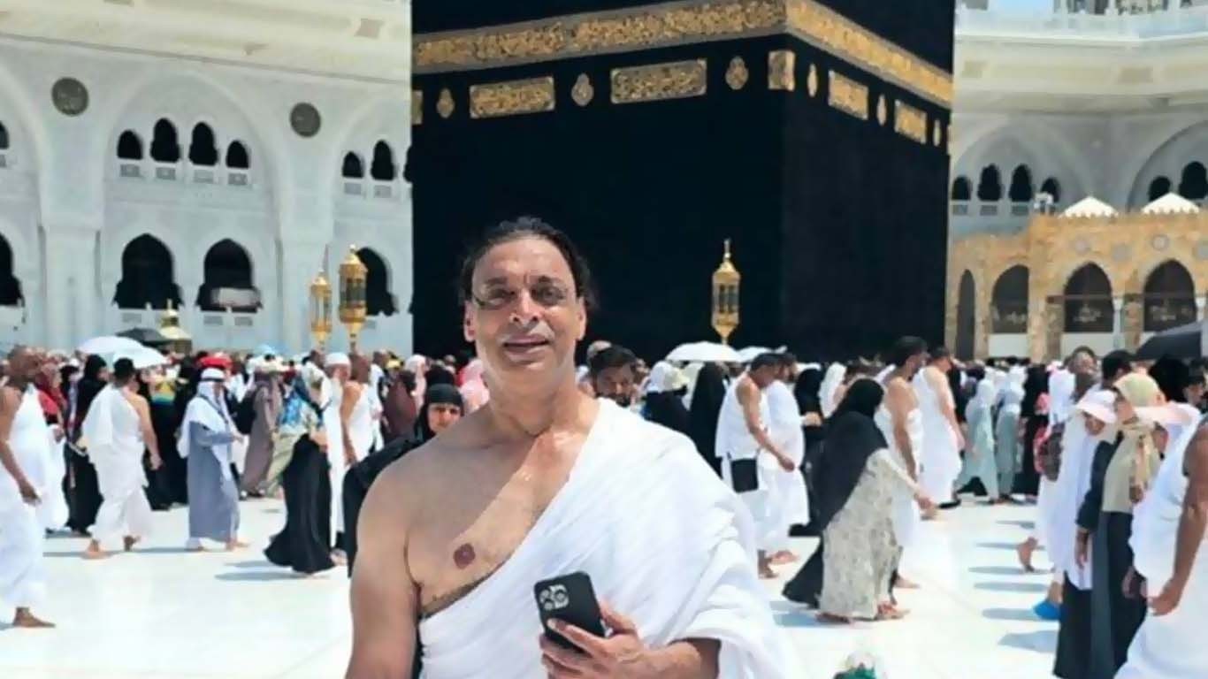 شعیب اختر نے عمرہ کی سعادت حاصل کرلی
