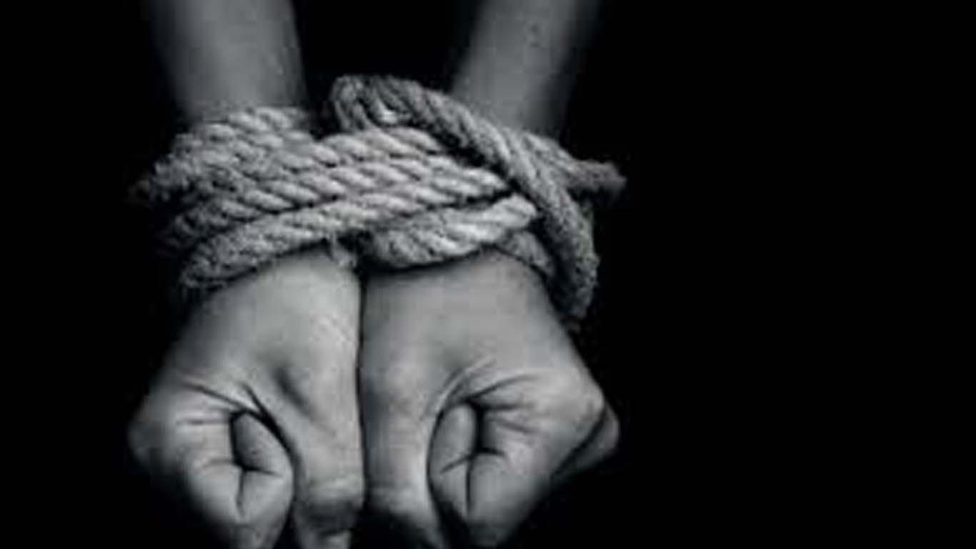 کراچی سے طالبہ اغوائ، ملزمان کا گھر پر حملہ اور 20 لاکھ تاوان کا مطالبہ