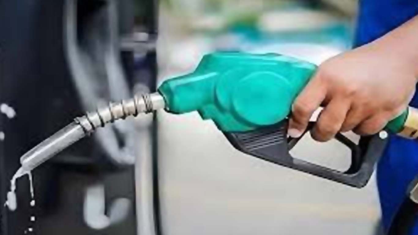 پیٹرولیم مصنوعات کی قیمتوں میں اضافے کا امکان، کتنا اضافہ متوقع ہے ؟